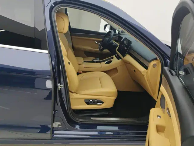 Aito M5 — Фото автомобиля 8