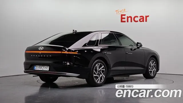 Hyundai Grandeur Grandeur (GN7) 2.5 Бензин 2WD — Фото автомобиля 2