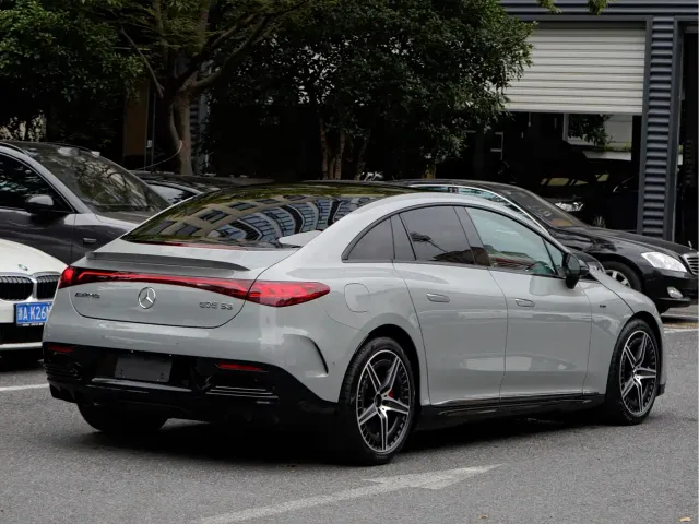 Mercedes-Benz EQE AMG — Фото автомобиля 5