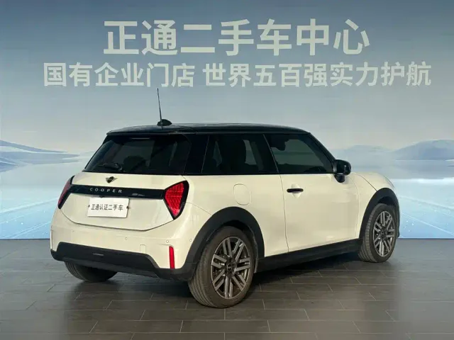 MINI Hatch — Фото автомобиля 10