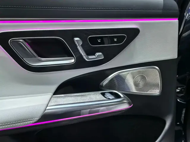 Mercedes-Benz E-Class — Фото автомобиля 12