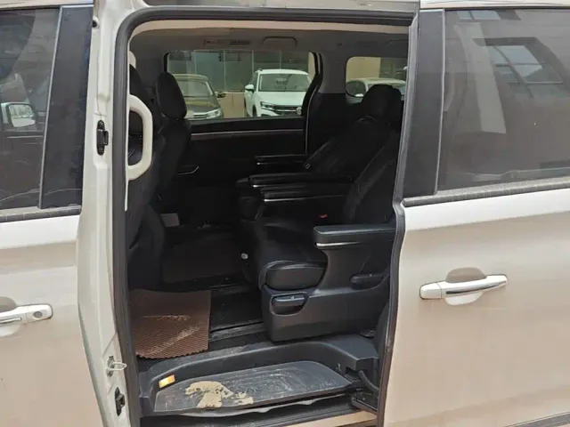 GAC Trumpchi M8 — Фото автомобиля 16