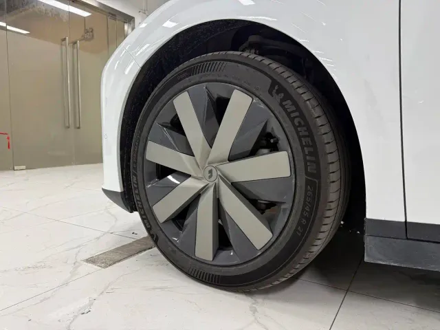 Li Auto i6 — Фото автомобиля 7