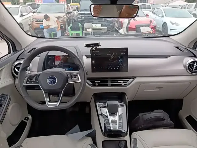 BYD Yuan Pro — Фото автомобиля 9