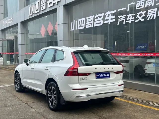 Volvo XC60 — Фото автомобиля 4