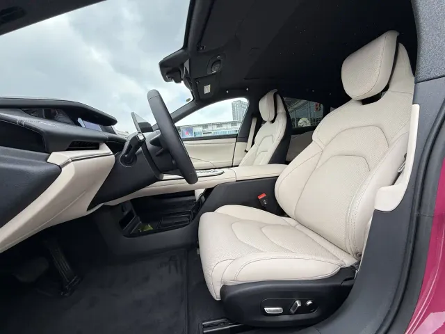 Xiaomi SU7 — Фото автомобиля 9