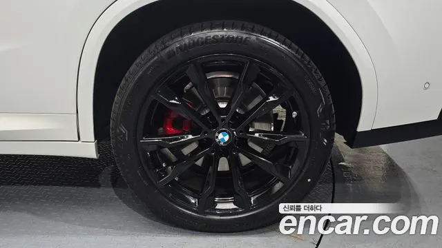 BMW X4 xDrive20i M Sport Pro Special Edition — Фото автомобиля 16