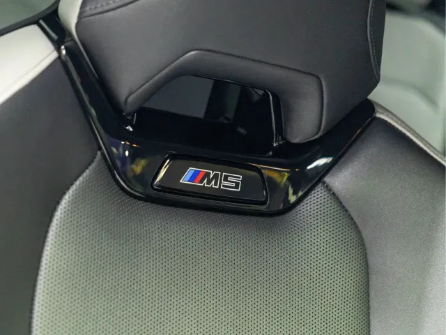 BMW M5 — Фото автомобиля 27