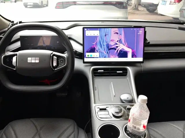 Geely Galaxy L6 — Фото автомобиля 11