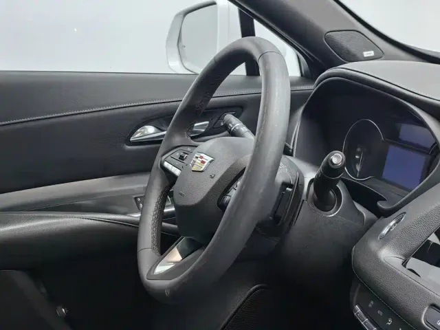 Cadillac XT4 — Фото автомобиля 22