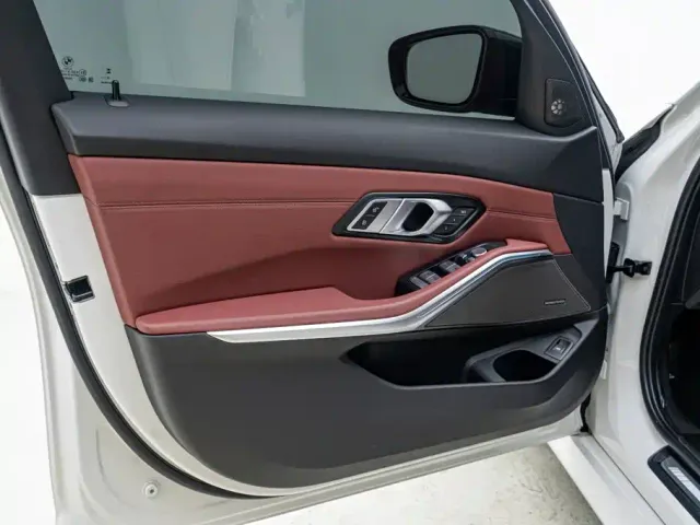 BMW 3 Series — Фото автомобиля 11