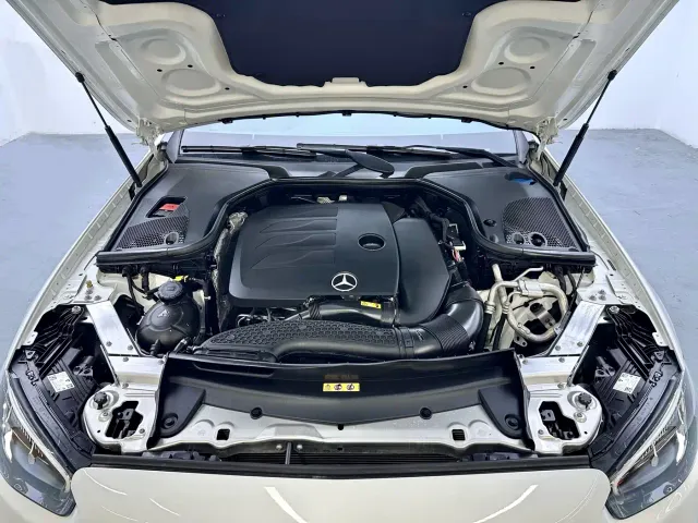 Mercedes-Benz E-Class — Фото автомобиля 10