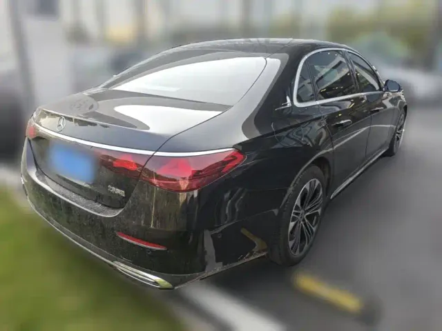 Mercedes-Benz E-Class — Фото автомобиля 9
