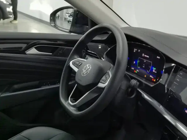 Volkswagen Passat — Фото автомобиля 22