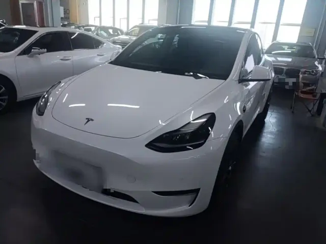 Фотография автомобиля — Tesla Model Y