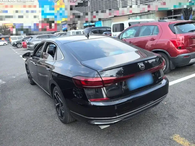 Volkswagen Passat — Фото автомобиля 4