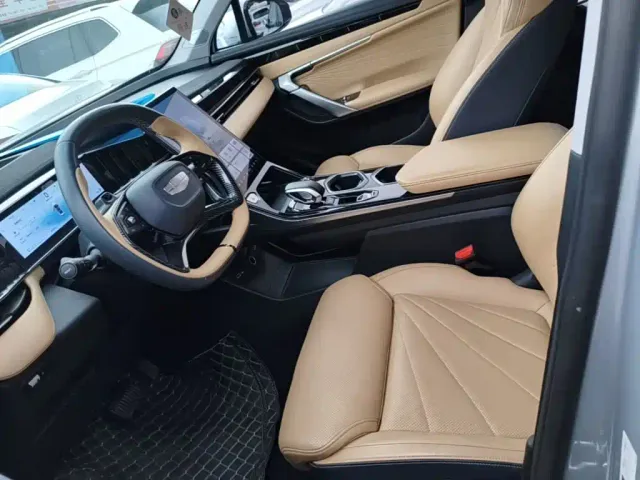 Geely Boyue L — Фото автомобиля 14