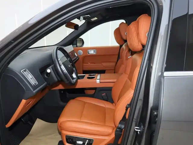 Li Auto L9 — Фото автомобиля 24