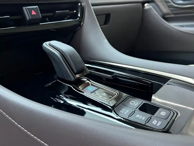 Toyota Vellfire — Фото автомобиля 19