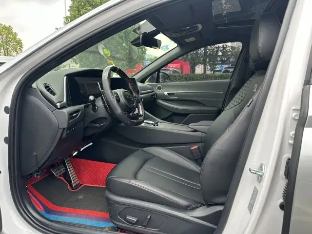 Hyundai Sonata — Фото автомобиля 4