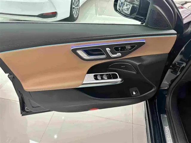 Mercedes-Benz E-Class — Фото автомобиля 6
