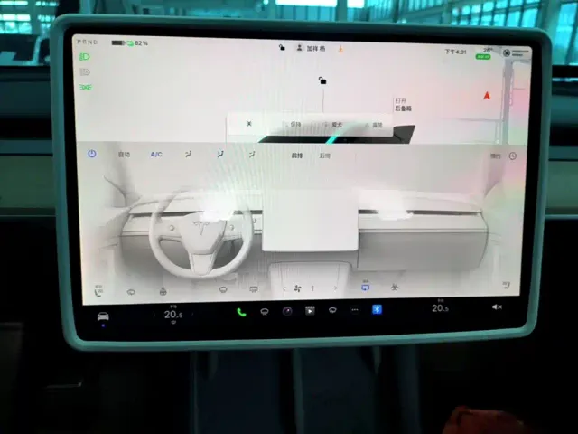 Tesla Model Y — Фото автомобиля 12