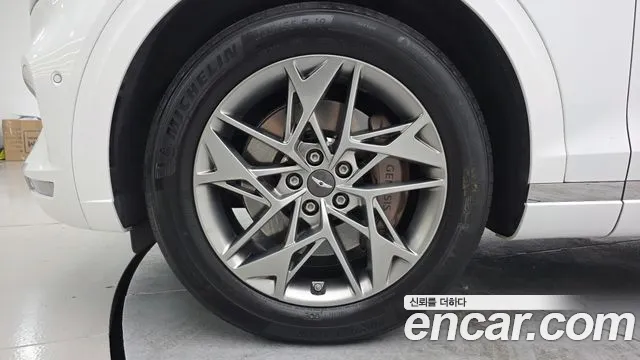 Genesis GV70 — Фото автомобиля 5