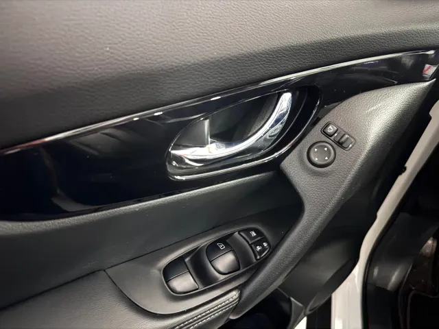 Nissan X-Trail — Фото автомобиля 12