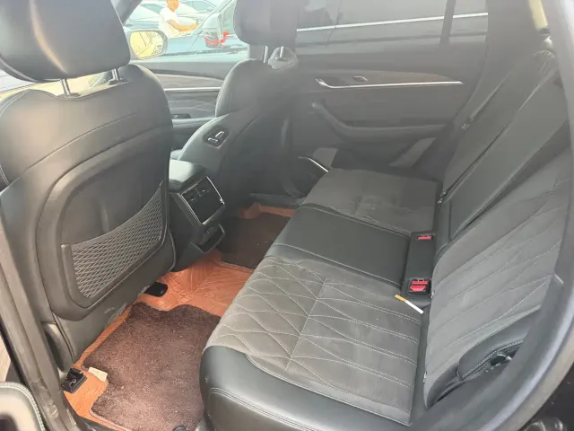 Geely Xingyue L — Фото автомобиля 6