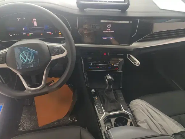 Volkswagen Passat — Фото автомобиля 9