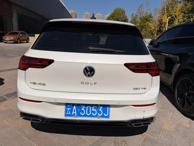 Volkswagen Golf — Фото автомобиля 13