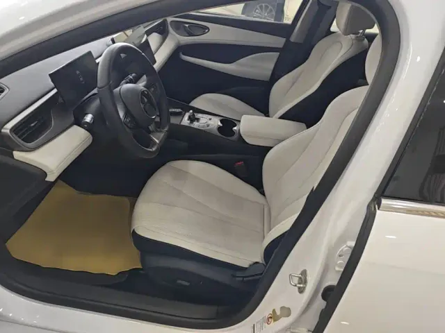 BYD Seal 05 DM-i — Фото автомобиля 14