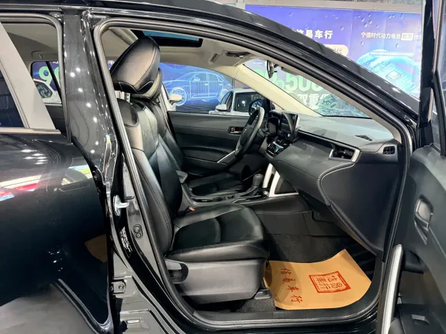 Toyota Corolla Cross — Фото автомобиля 12