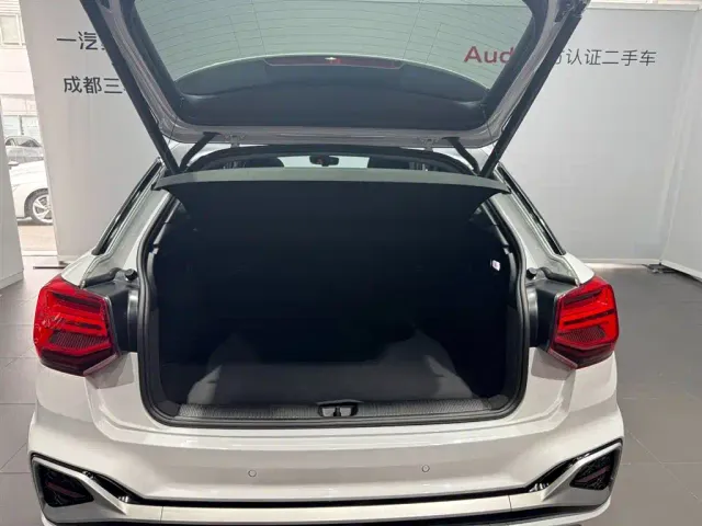 Audi Audi Q2L 2025 35TFSI Fashion Dynamic — Фото автомобиля 9