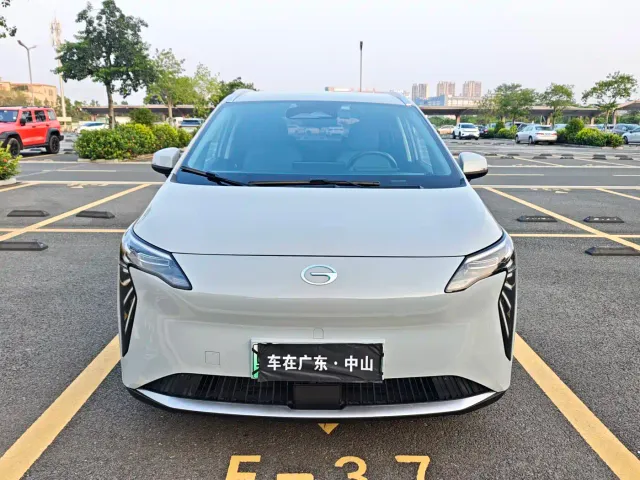 GAC Aion Y — Фото автомобиля 2