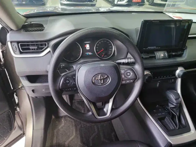 Toyota RAV4 — Фото автомобиля 16