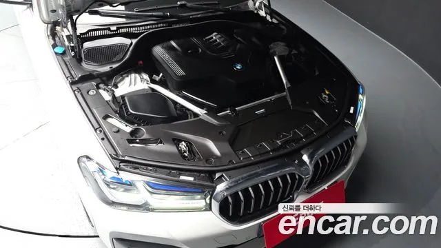 BMW 5-Series 5 серия (G30) 530i xDrive M Sport — Фото автомобиля 6