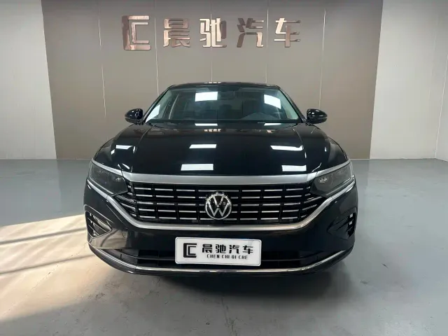 Volkswagen Passat — Фото автомобиля 2