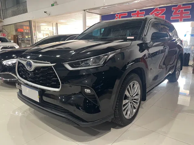 Фотография автомобиля — Toyota Highlander