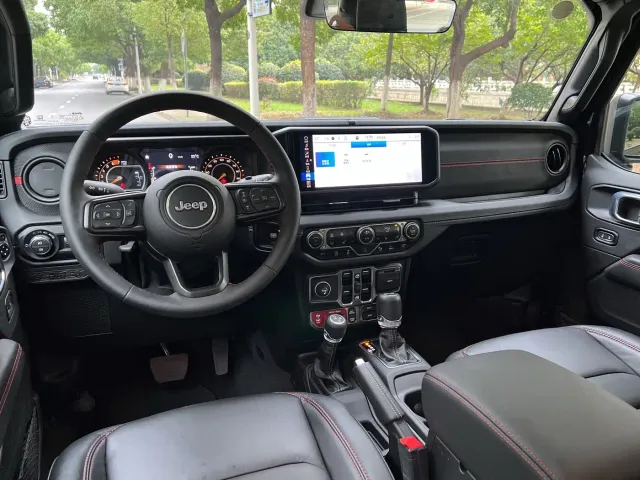 Jeep Wrangler — Фото автомобиля 7