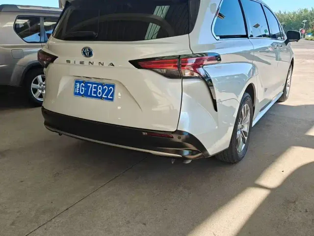 Toyota Toyota Sienna 2024 2.5L Hybrid Comfort Edition — Фото автомобиля 3