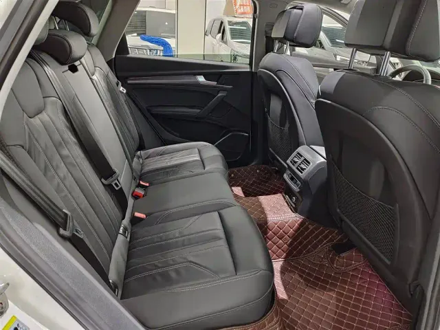 Audi Q5L — Фото автомобиля 11
