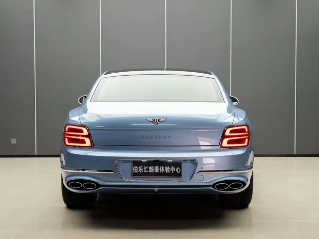 Bentley Flying Spur — Фото автомобиля 7