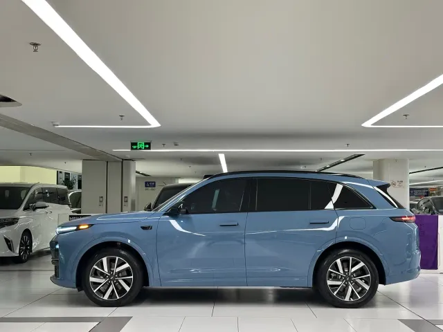 Li Auto L7 — Фото автомобиля 4