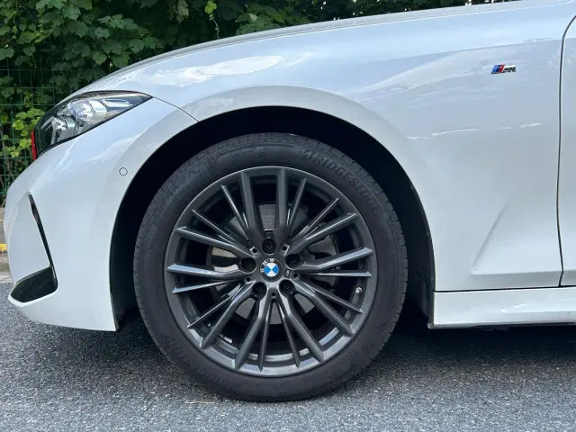 BMW 3 Series — Фото автомобиля 12