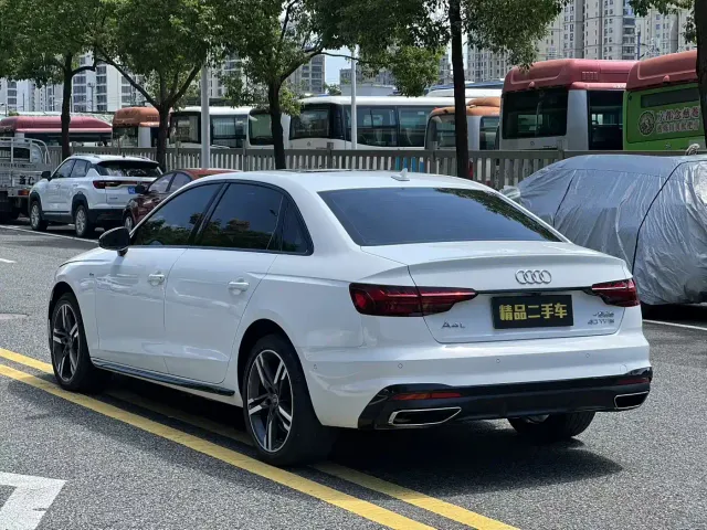 Audi A4L — Фото автомобиля 7