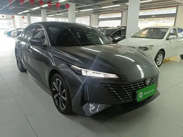 Changan Eado — Фото автомобиля 3