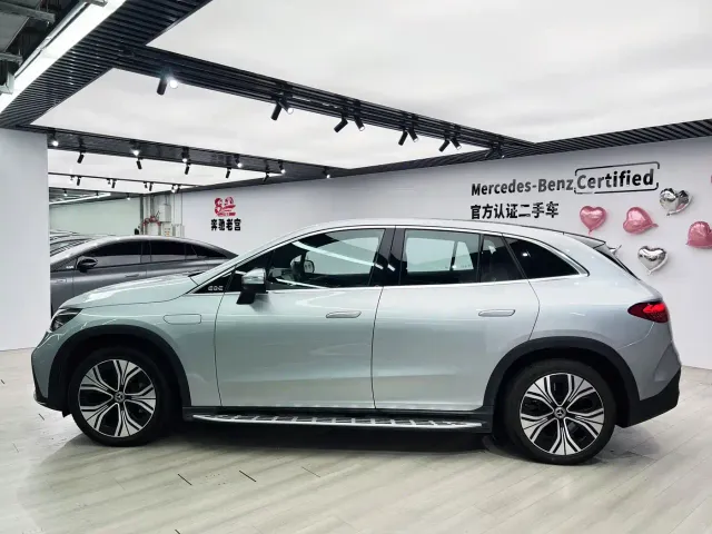 Mercedes-Benz EQE SUV — Фото автомобиля 8