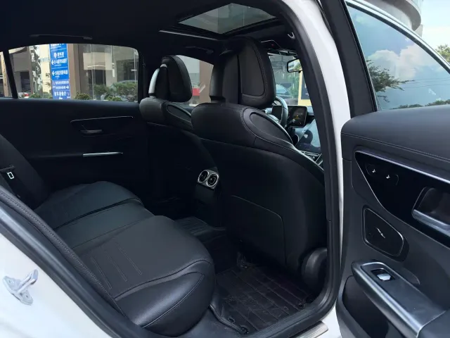 Mercedes-Benz C-Class — Фото автомобиля 12