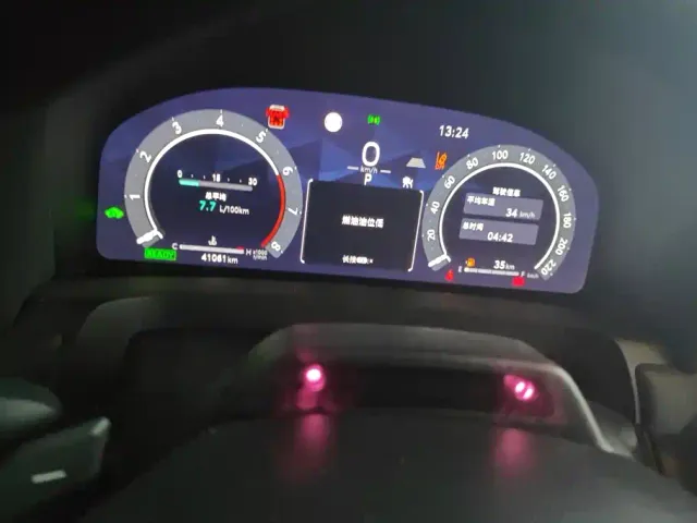 Toyota Alphard — Фото автомобиля 14